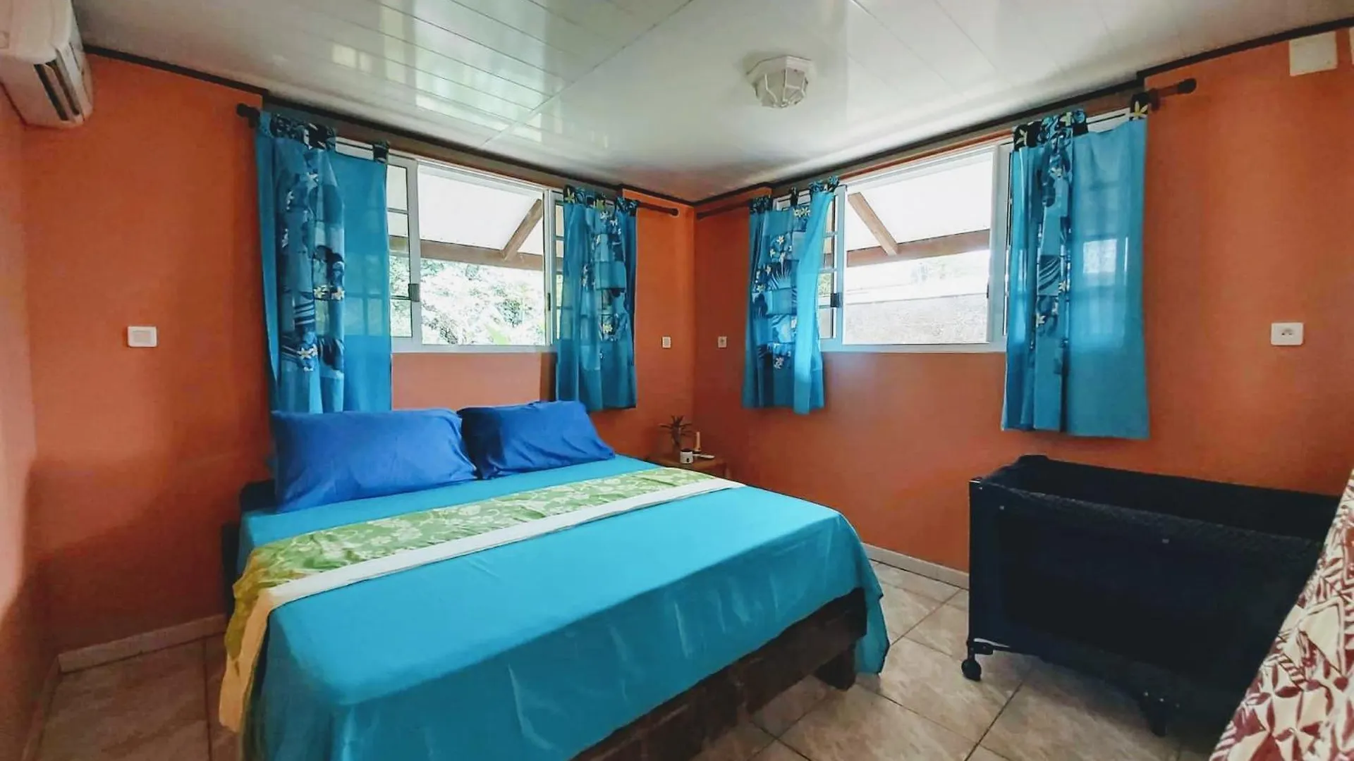 Studio Poe 1 Room Fare Tepua Lodge Uturoa